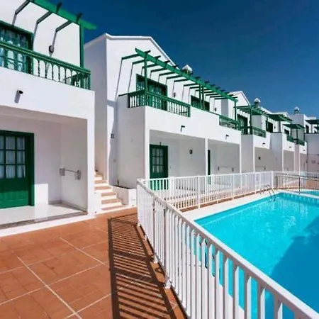 Bright & Spacious With Aircon