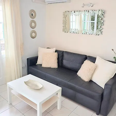 Bright & Spacious With Aircon * פוארטו דל כרמן