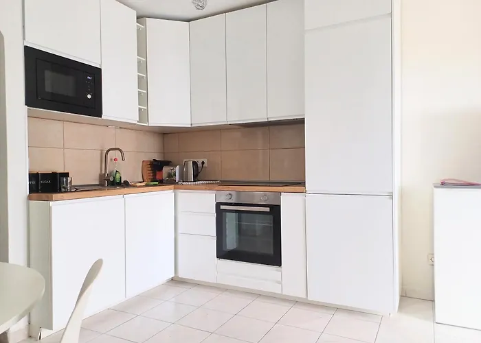 Bright & Spacious With Aircon