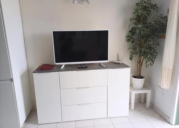 Bright & Spacious With Aircon Apartament *