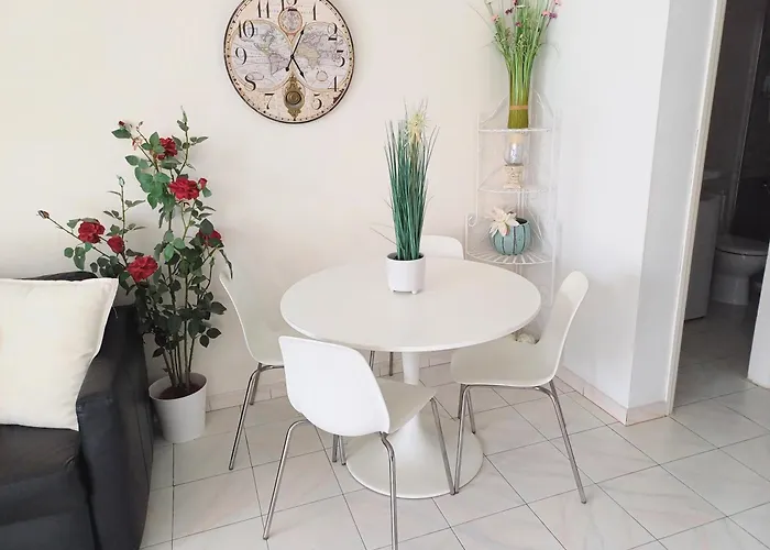 Bright & Spacious With Aircon Apartament *