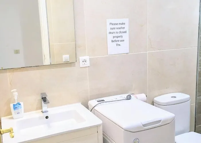 Bright & Spacious With Aircon Apartament *