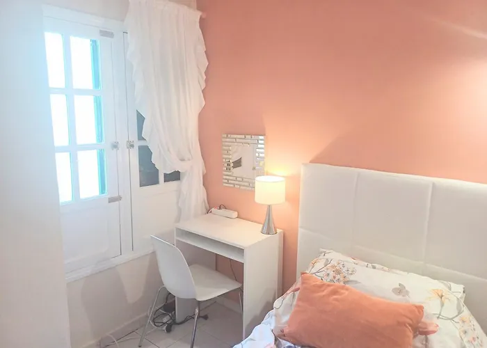 Bright & Spacious With Aircon 푸에르토 델 카르멘